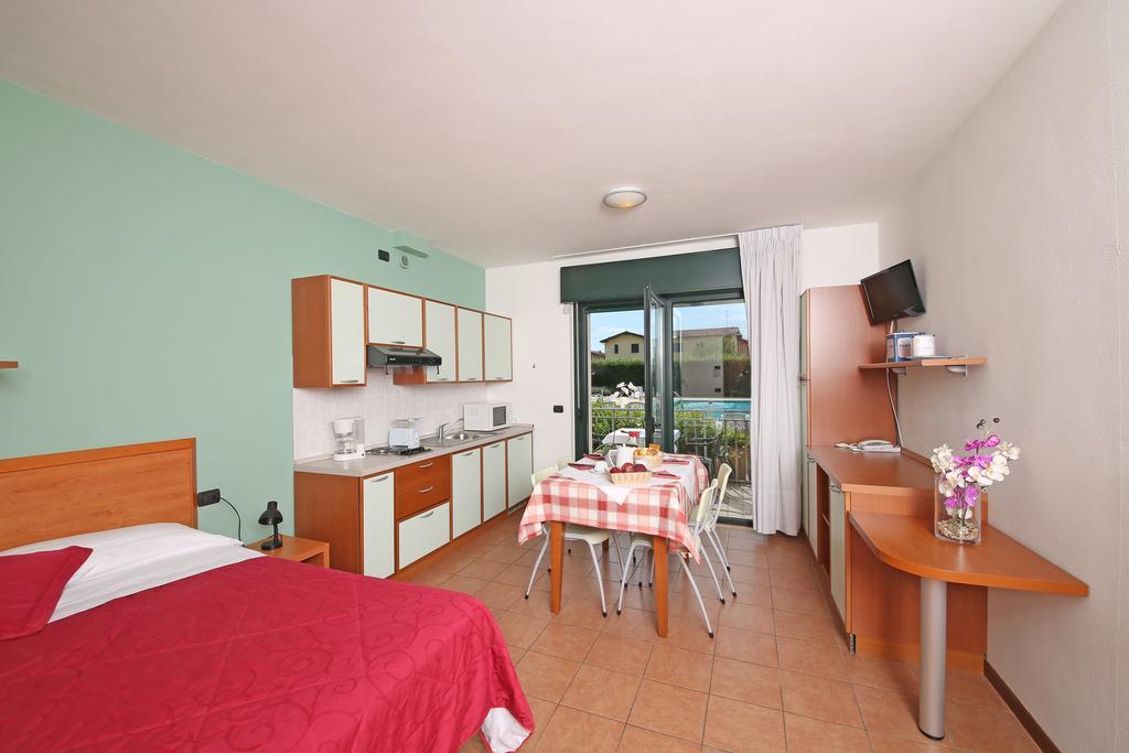Nettuno Residence Hotel Peschiera del Garda Exterior foto
