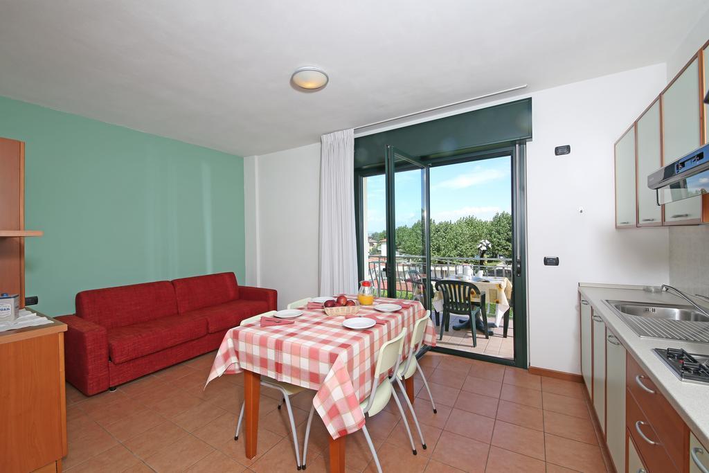 Nettuno Residence Hotel Peschiera del Garda Exterior foto