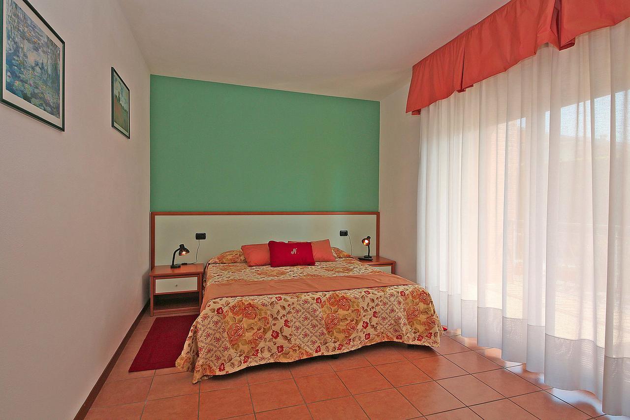 Nettuno Residence Hotel Peschiera del Garda Exterior foto